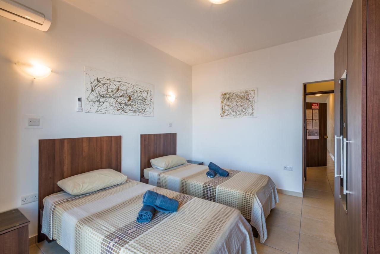 Seashells Apartments With Terrace, Just Off The Seafront In Bugibba - By Getawaysmalta St. Paul's Bay Luaran gambar
